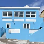 Sunset Paradise Oceanview 1-Bedroom Holiday Home Walking Distance To Beaches & Railway Trail