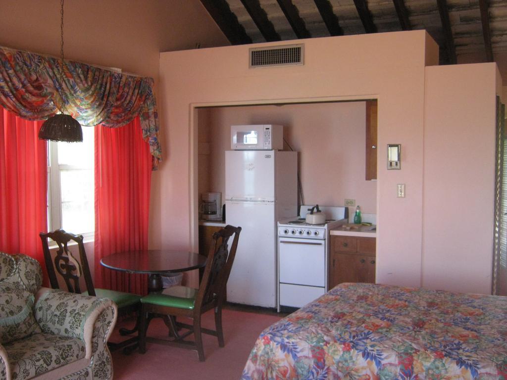 Villa Clear View Suites & Villas *