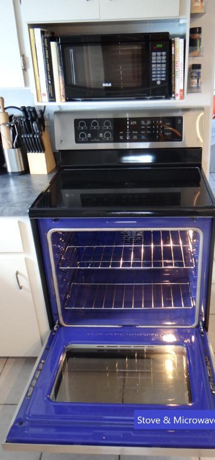 Sunset Paradise Oceanview 1-bedroom Walking Distance To Beaches & Railway Trail *