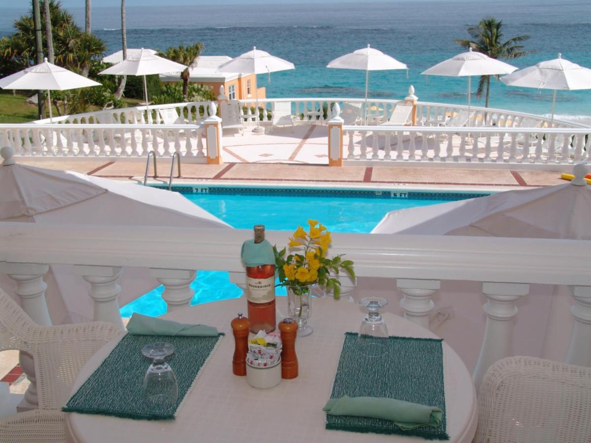 Coco Reef Bermuda 3*