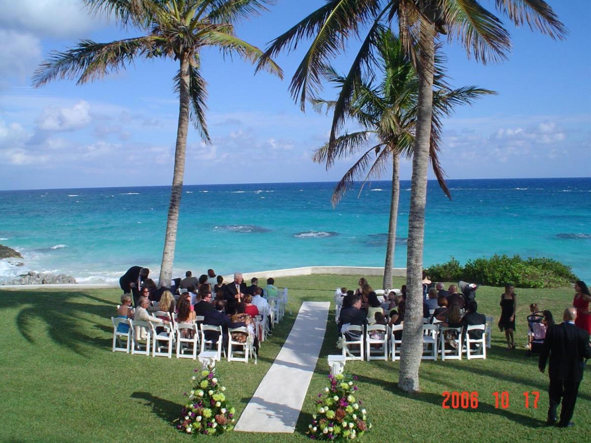 Coco Reef Bermuda 3*