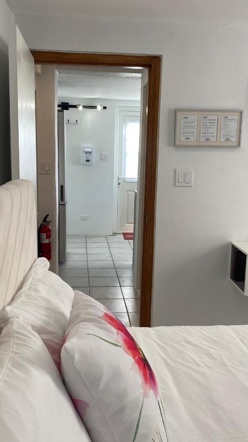 Sunset Paradise Oceanview 1-bedroom Walking Distance To Beaches & Railway Trail