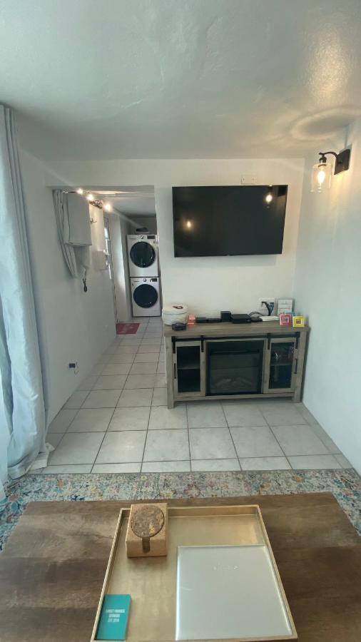 Apartment Sunset Paradise Oceanview 1-bedroom Walking Distance To Beaches & Railway Trail *