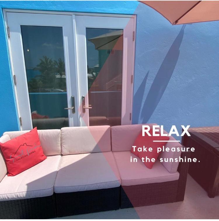 Apartment Sunset Paradise Oceanview 1-bedroom Walking Distance To Beaches & Railway Trail *