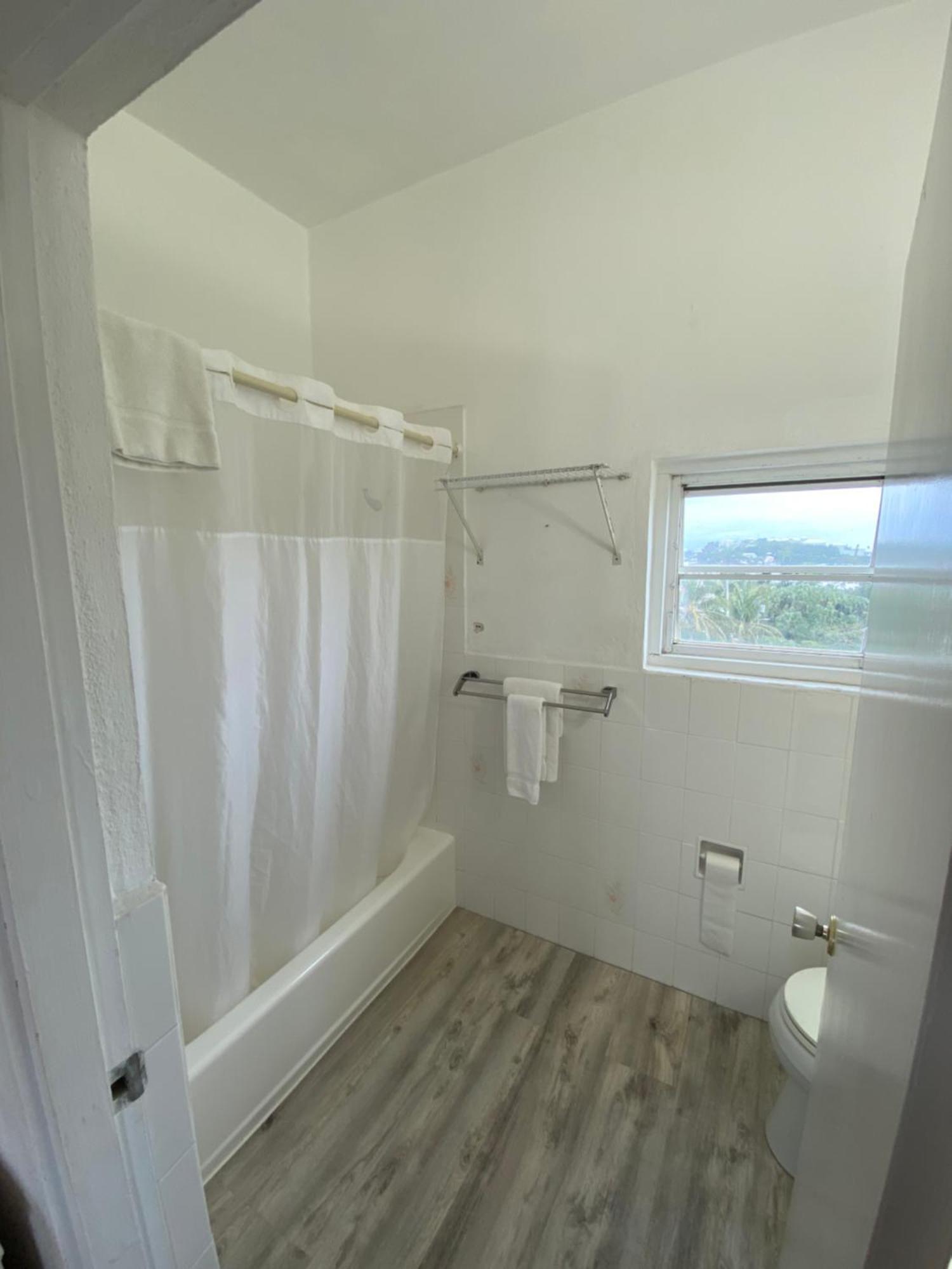 Bed & Breakfast Edgehill Manor 2*