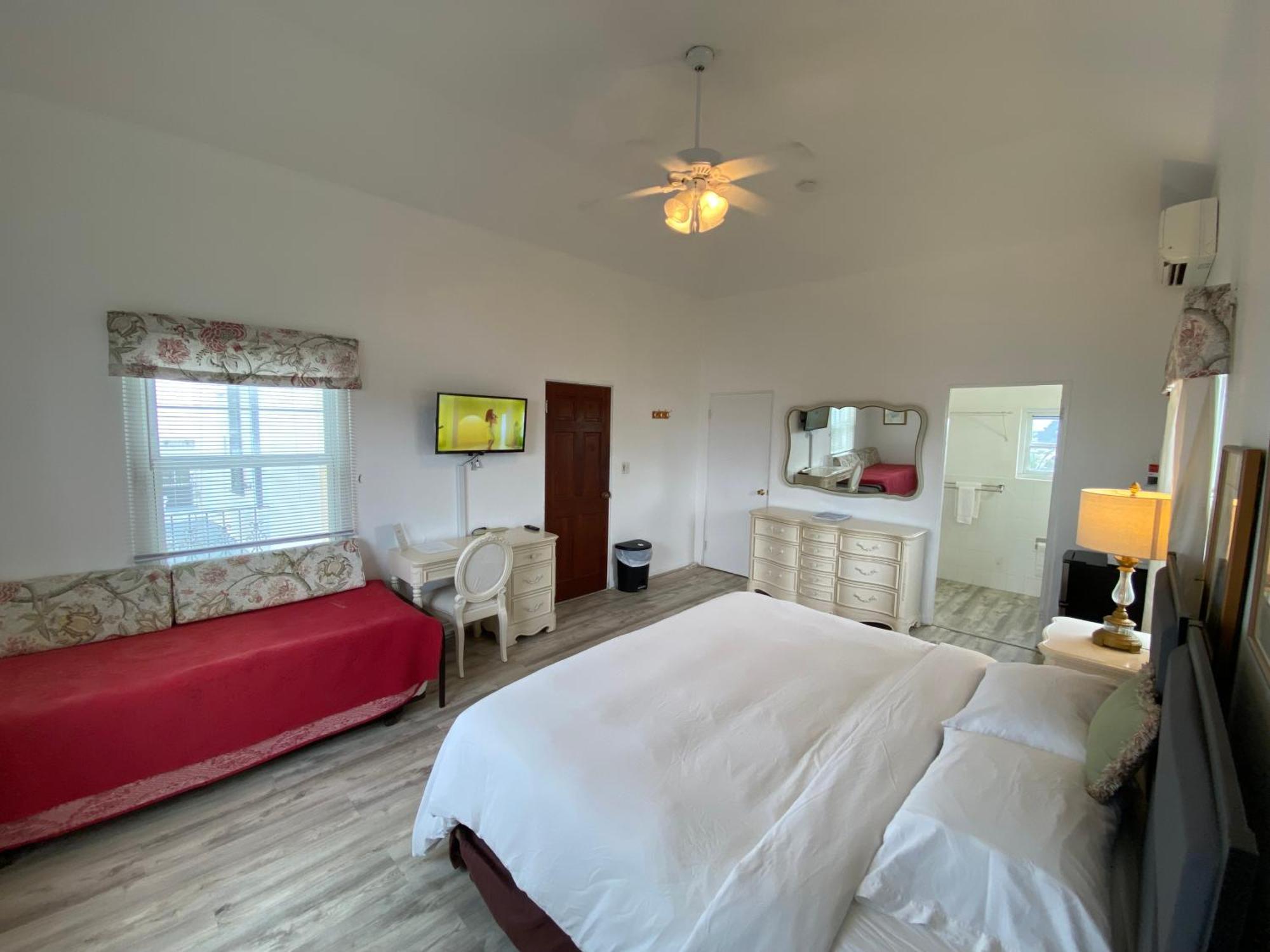 Edgehill Manor Bed & Breakfast 2*