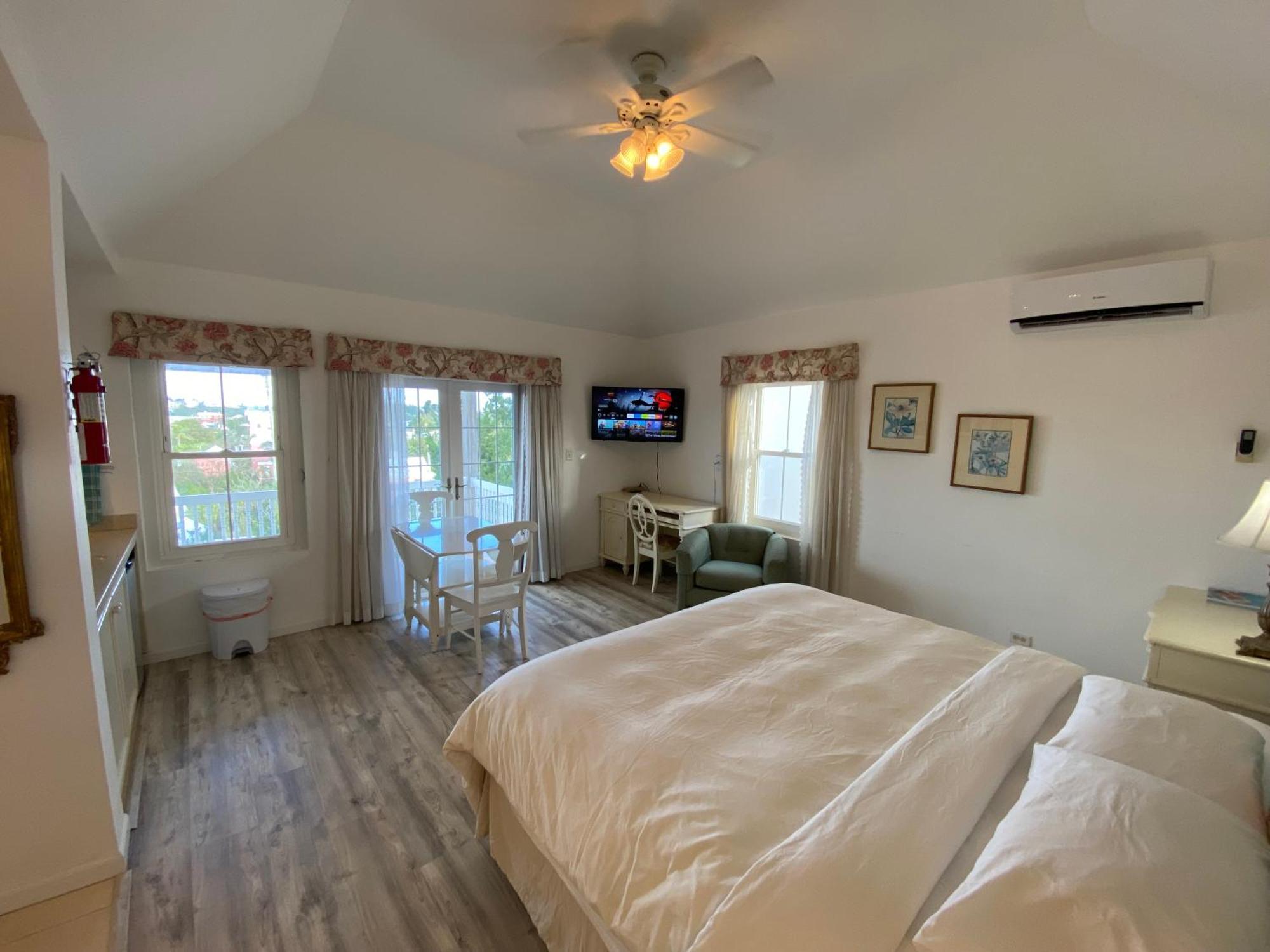 Bed & Breakfast Edgehill Manor 2*