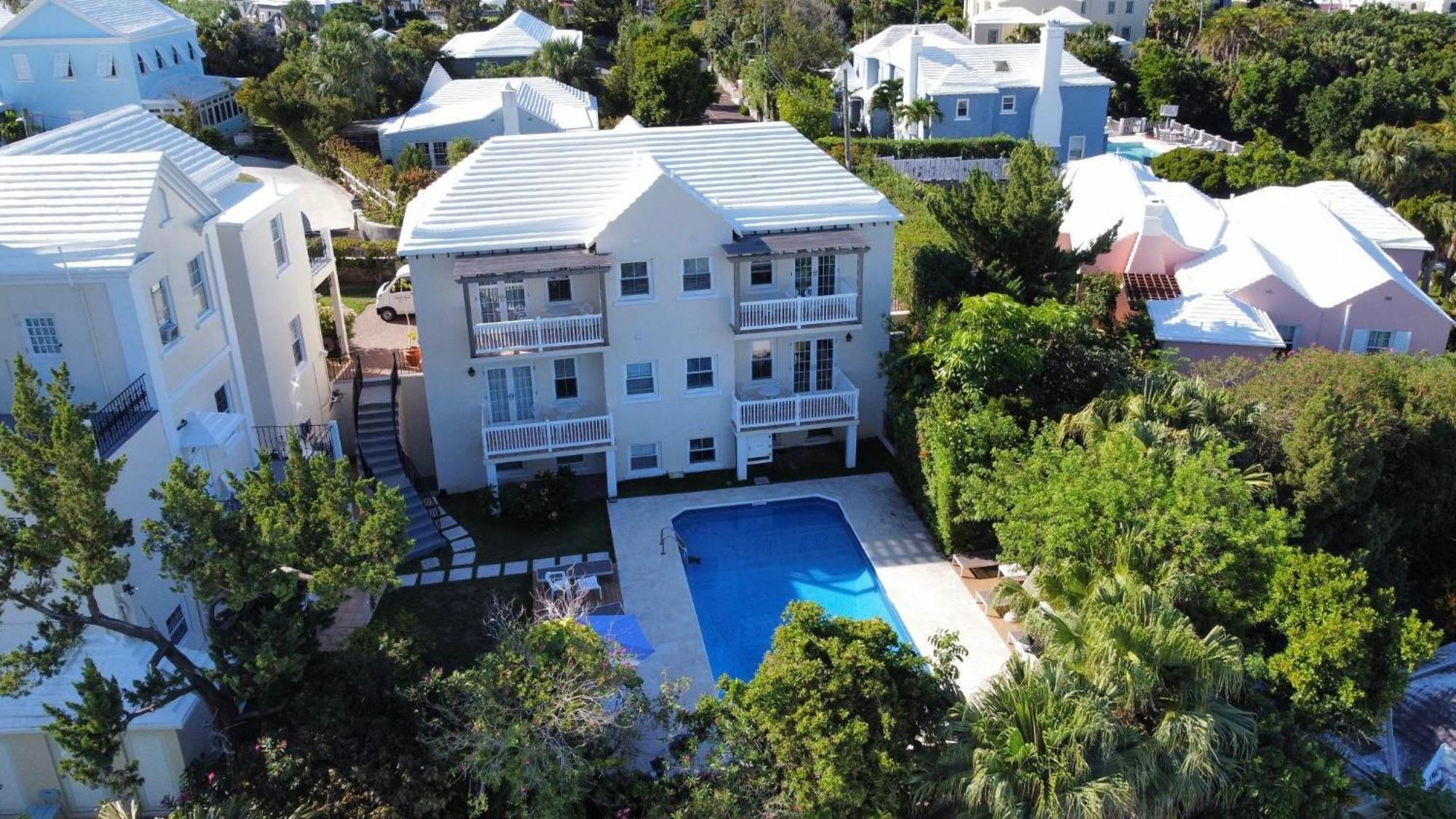 Edgehill Manor Bed & Breakfast 2*