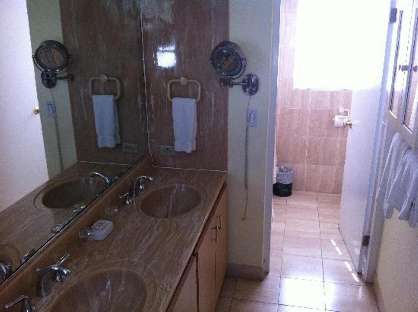 Fourways 3*