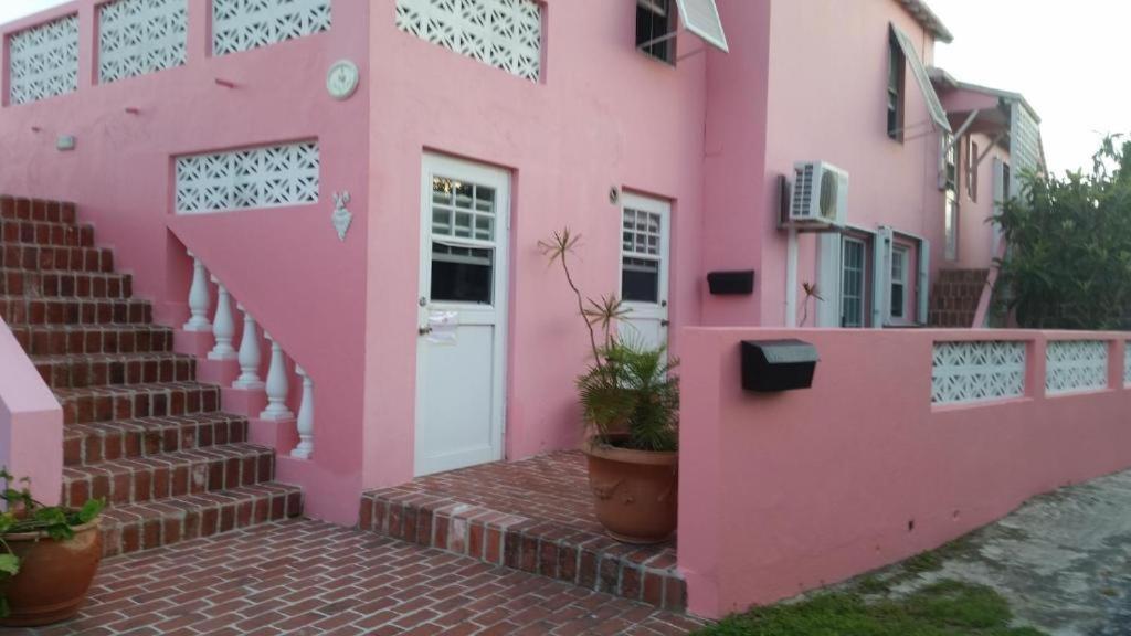 Apartment Bermuda Connections *