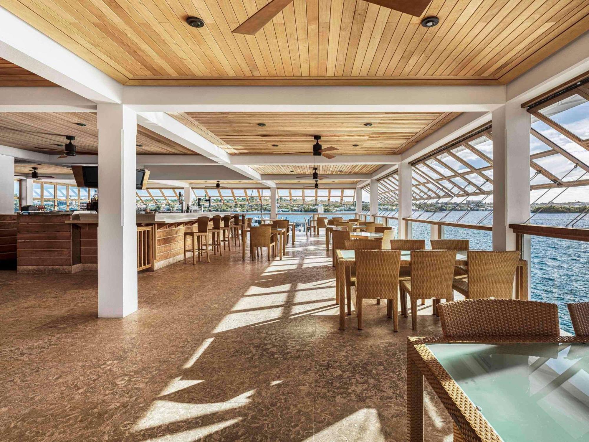 Hamilton Princess & Club A Fairmont Managed 5* Hamilton City