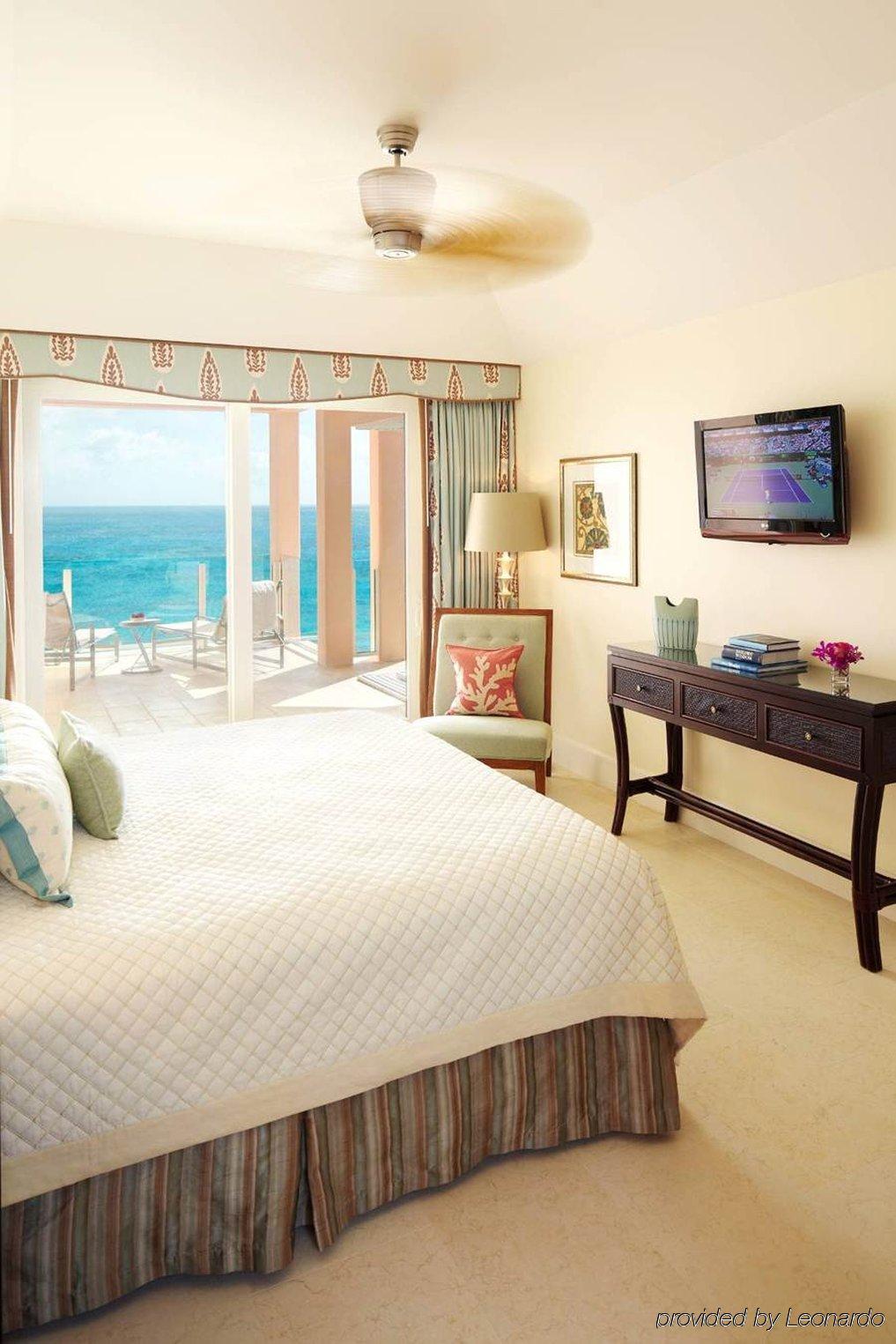 Resort The Reefs And Club Southampton