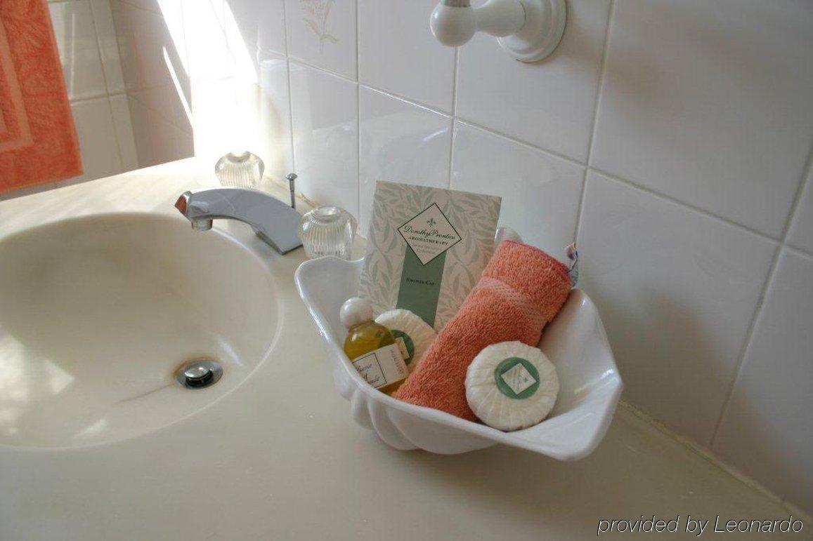Edgehill Manor Bed & Breakfast