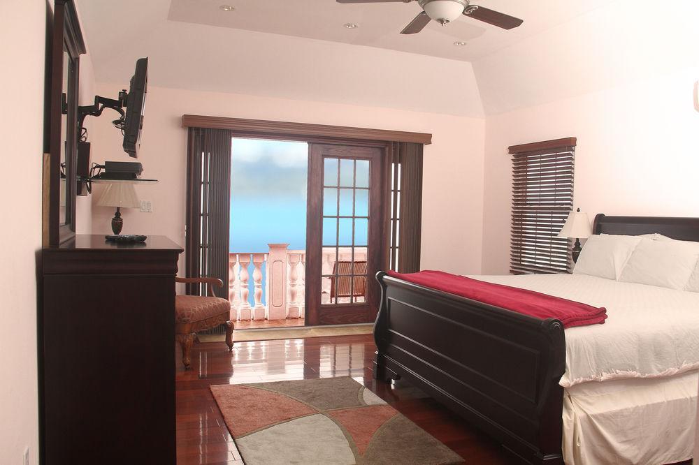 Villa Clear View Suites & Villas *