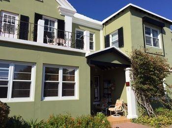 Edgehill Manor Bed & Breakfast