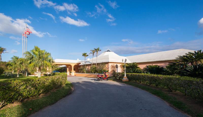 Hotel Coco Reef Bermuda 3*