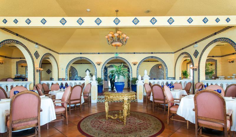 Coco Reef Bermuda Hotel