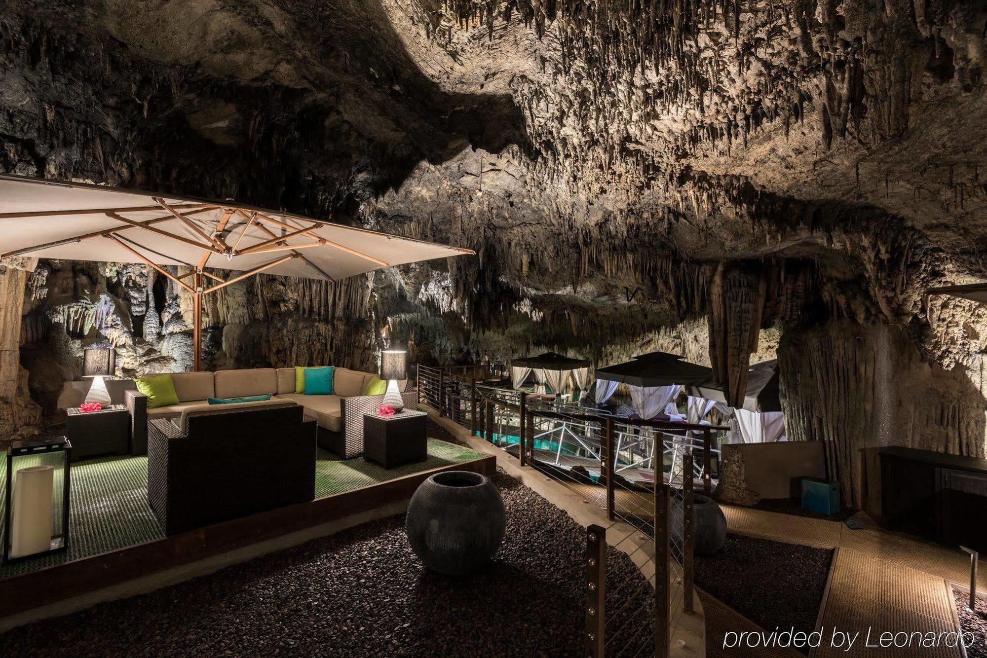 Resort Grotto Bay