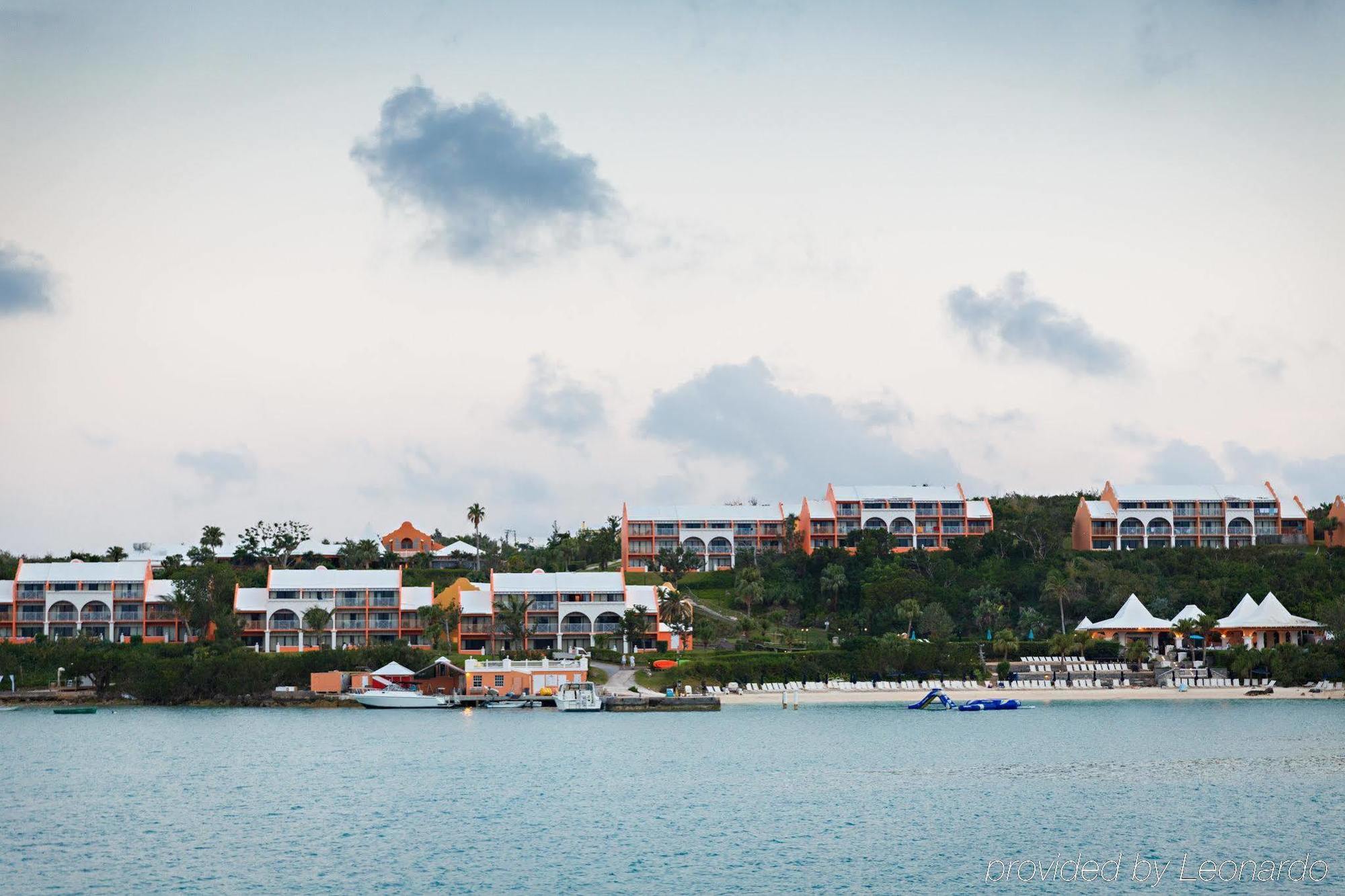 Resort Grotto Bay