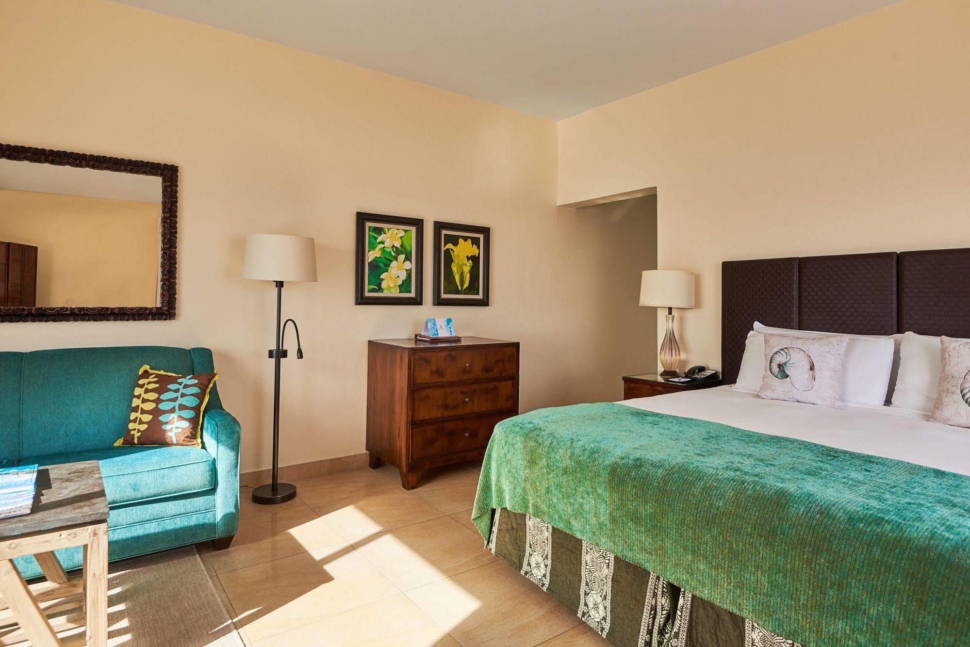The Reefs And Club 4*