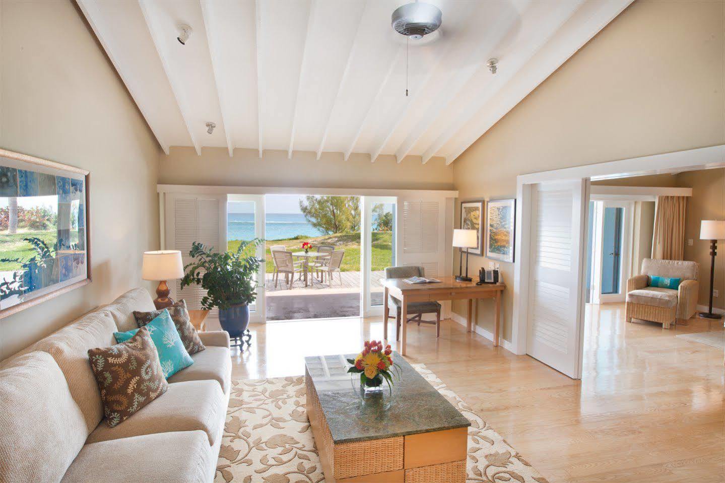 Resort Elbow Bermuda Paget