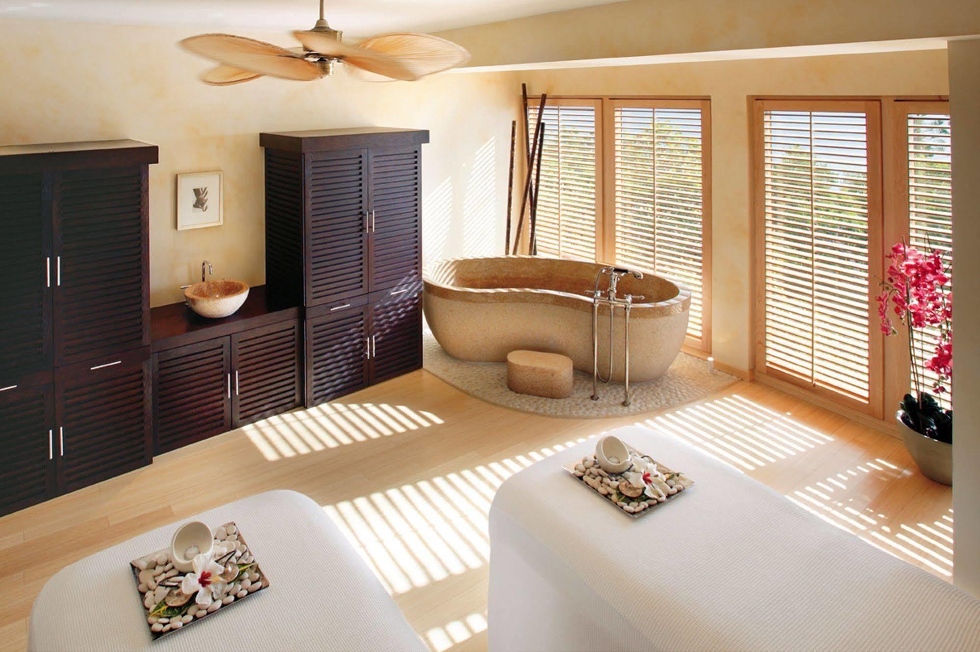 Elbow Bermuda Resort 4*