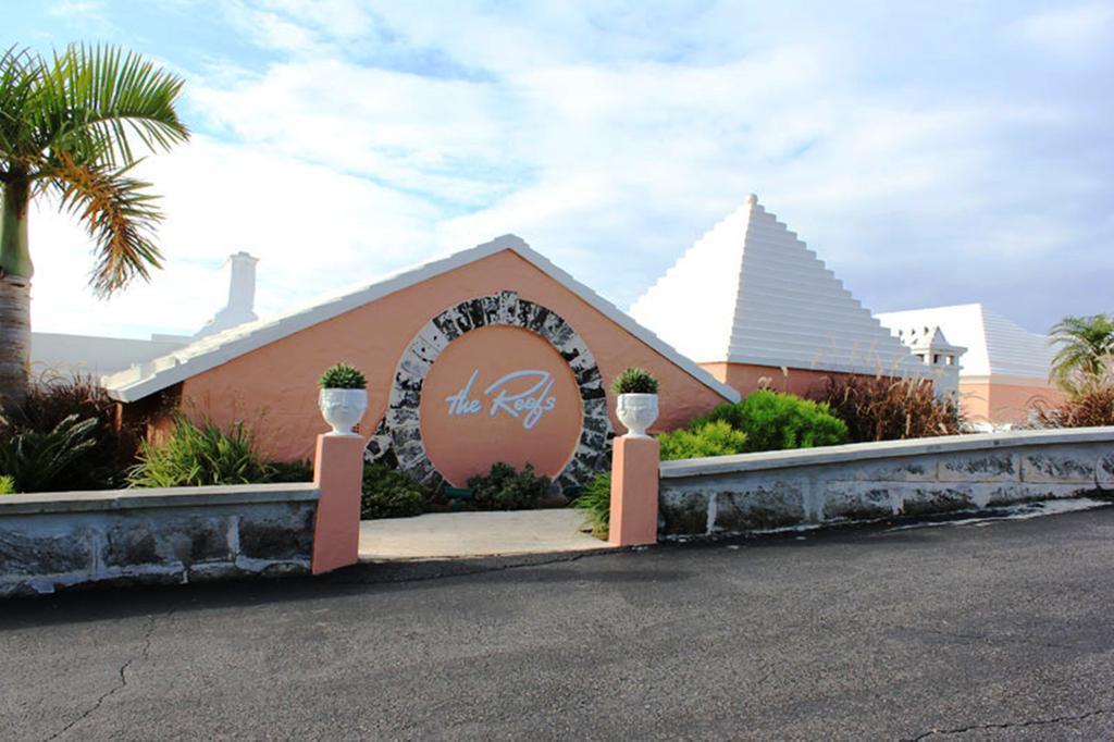Resort The Reefs And Club Southampton