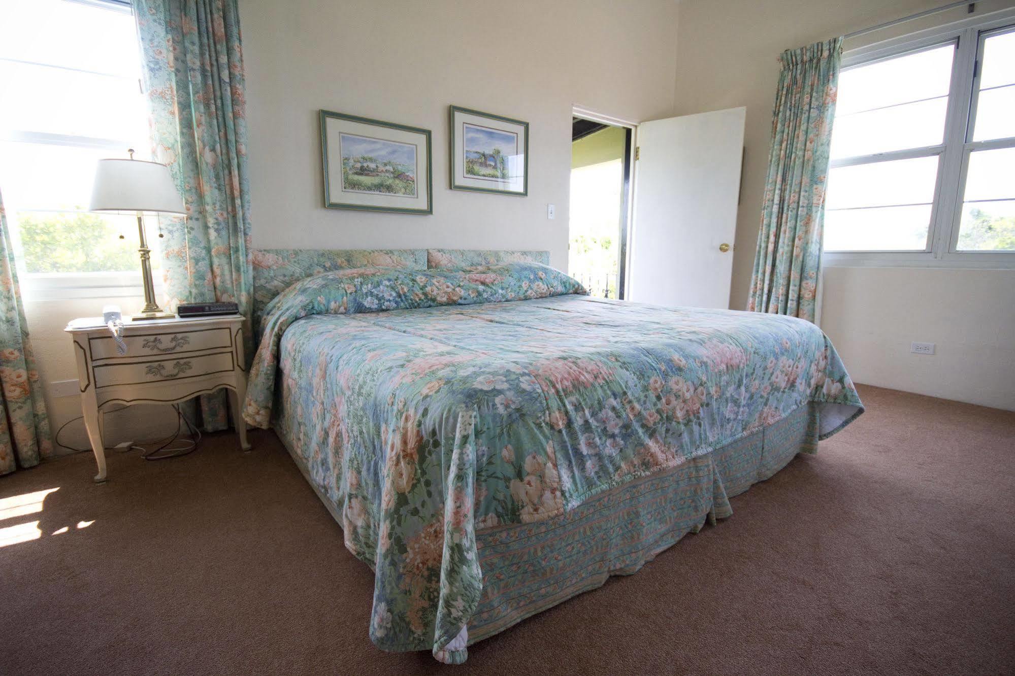 Edgehill Manor Bed & Breakfast