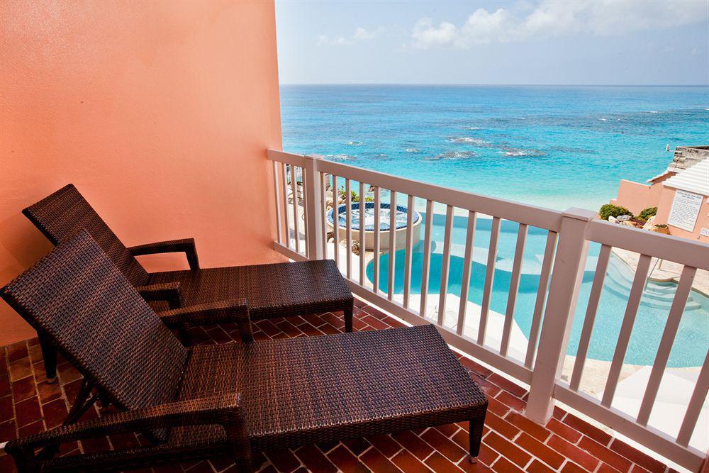 Resort The Reefs And Club Southampton