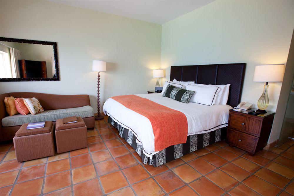 Resort The Reefs And Club Southampton